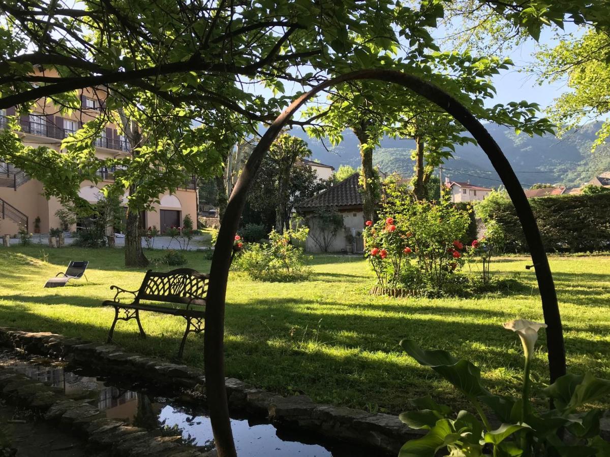 Logis Hotel Restaurant Le Castel Fleuri Saint-Jean-en-Royans Exterior photo